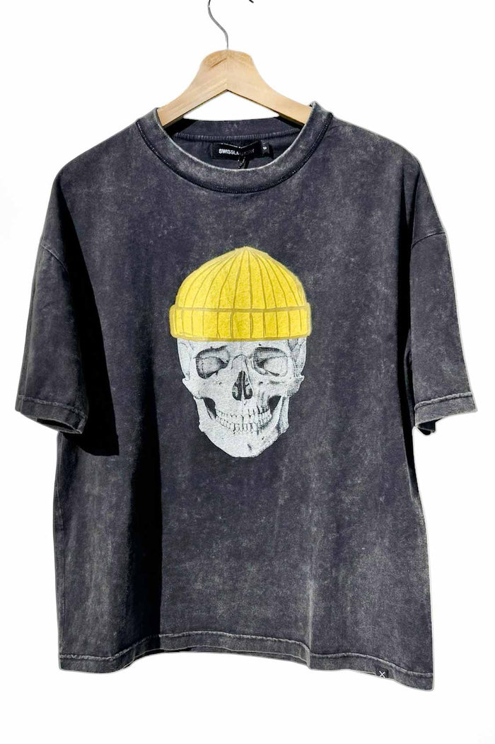 T-SHIRT / SKULL BEANIE