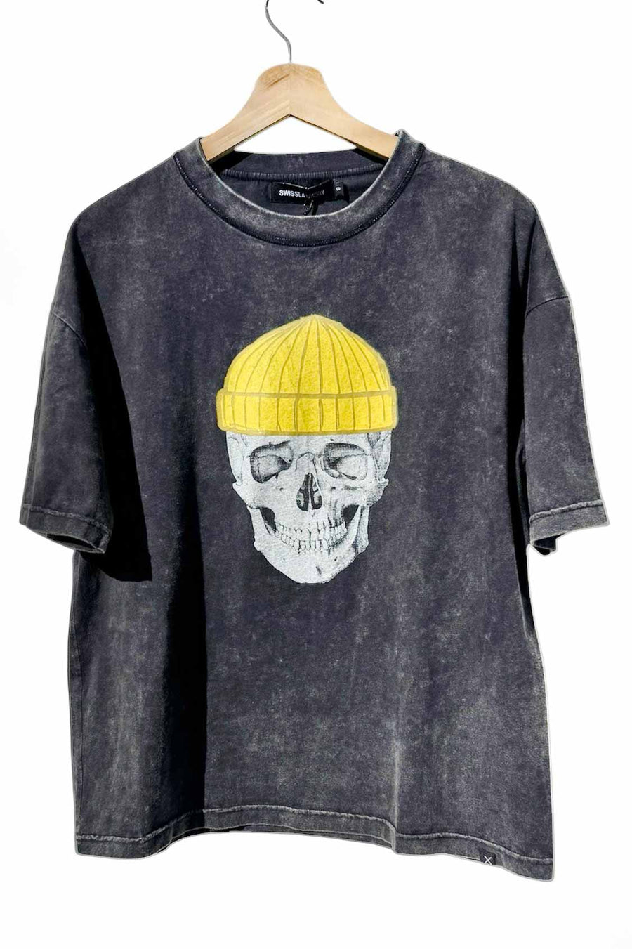 T-SHIRT / SKULL BEANIE